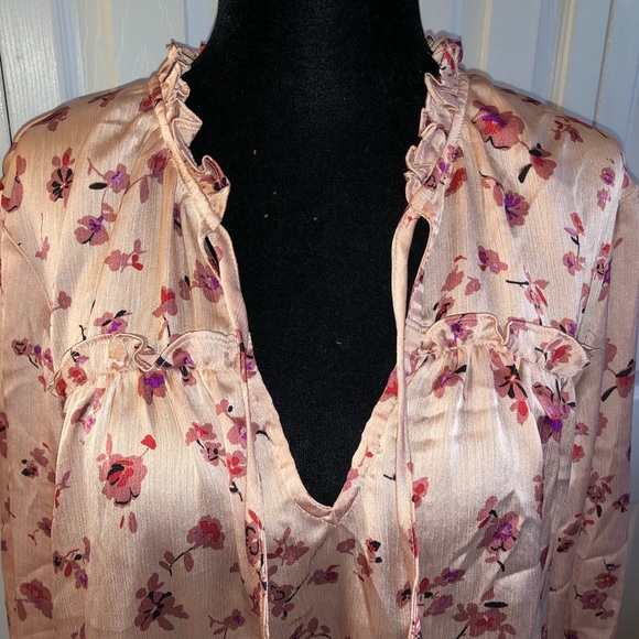 NWOT VICI Sunshine to Flowers Ruffle Blouse - Picture 4 of 6